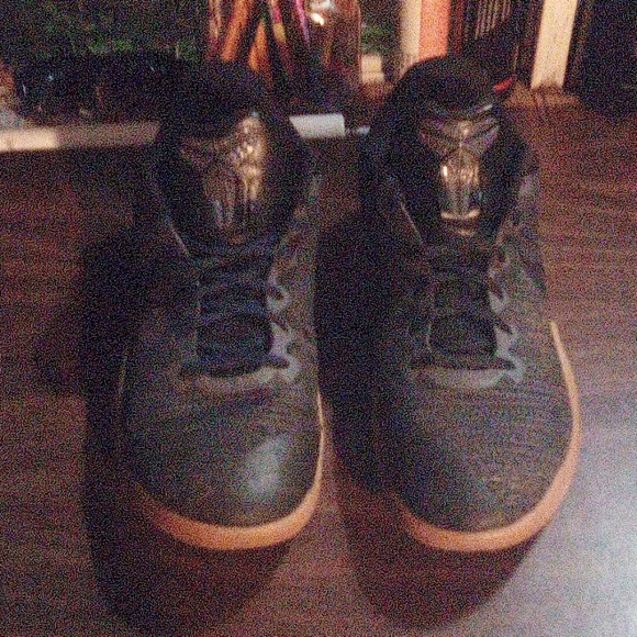 Kobe bryant..black mamba sneakers - Picture 1 of 3